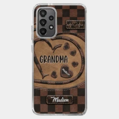 Grandma’s Love Is The Heart Of Our Family - Family Personalized Custom Clear Phone Case - Gift For Mom, Grandma -Pawfect House Sale 677fa7490fb85 7f5ec8bf 50f6 48e6 bb58 901452388bb8
